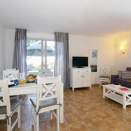 Spacious Terraced Maisonette In Picturesque Sarlat-la-Caneda