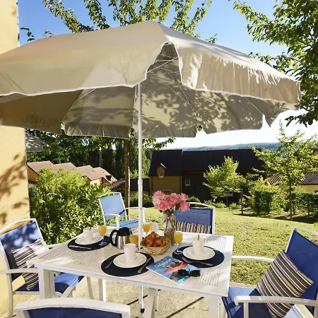 Spacious Terraced Maisonette In Picturesque